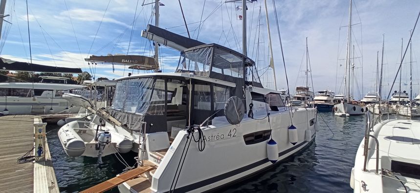 Fountaine Pajot Astrea 42 | Le Bart