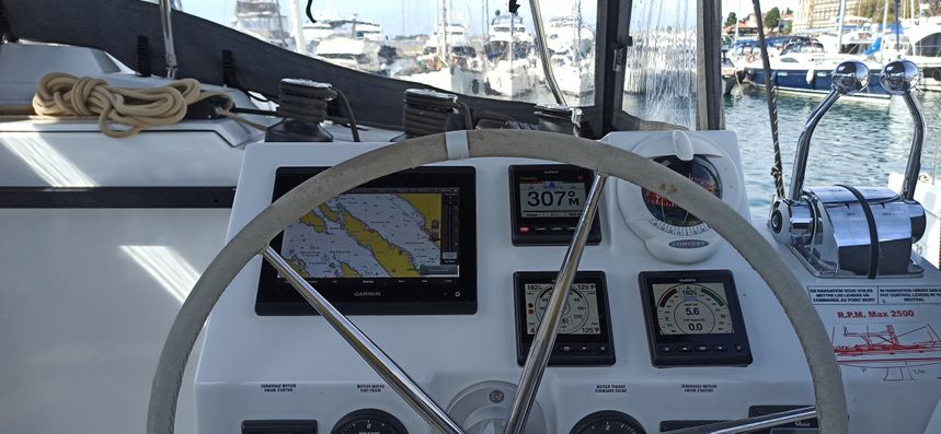 Fountaine Pajot Astrea 42 | Le Bart