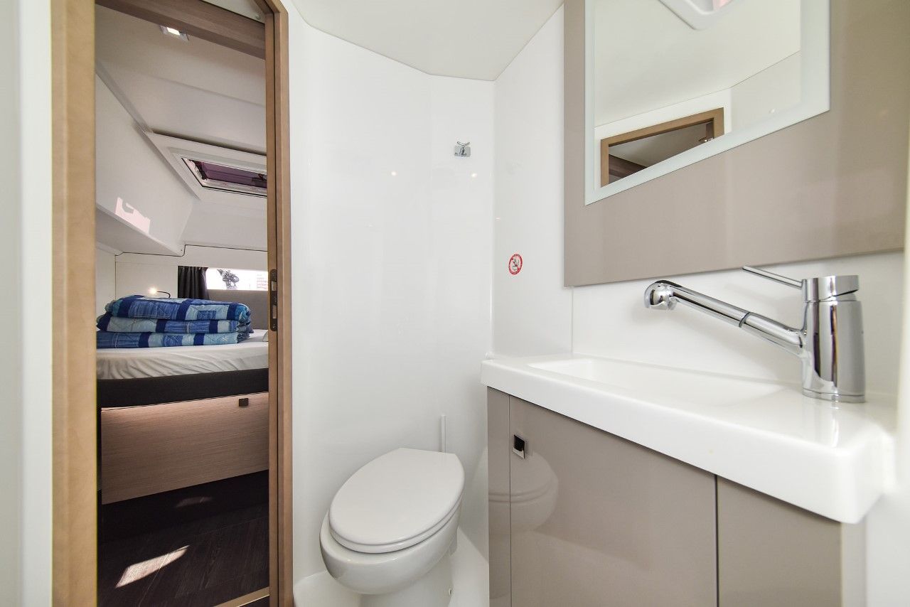 Fountaine Pajot Astrea 42 | Le Bart