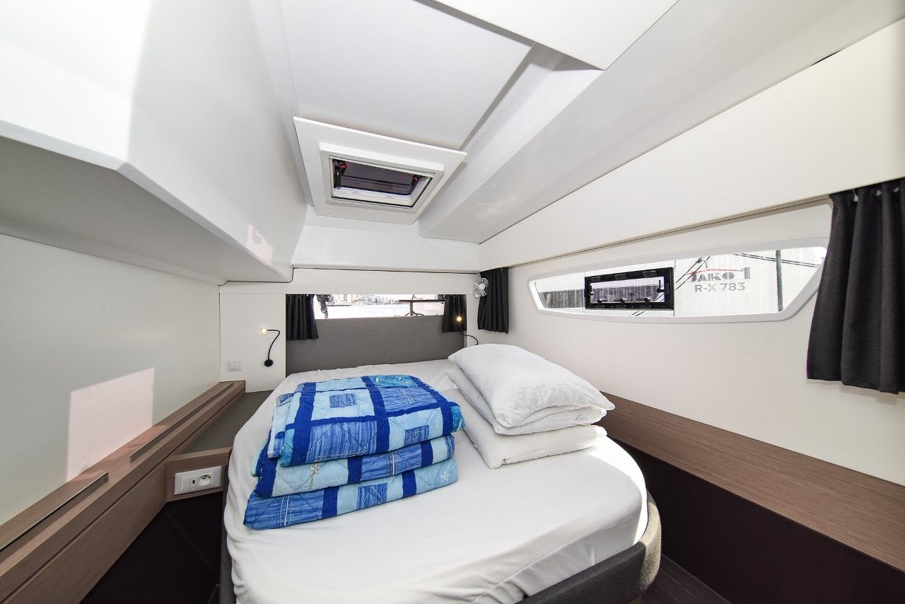 Fountaine Pajot Astrea 42 | Le Bart