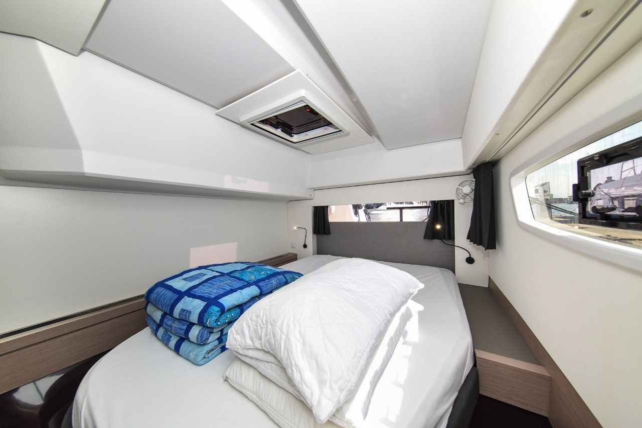 Fountaine Pajot Astrea 42 | Le Bart