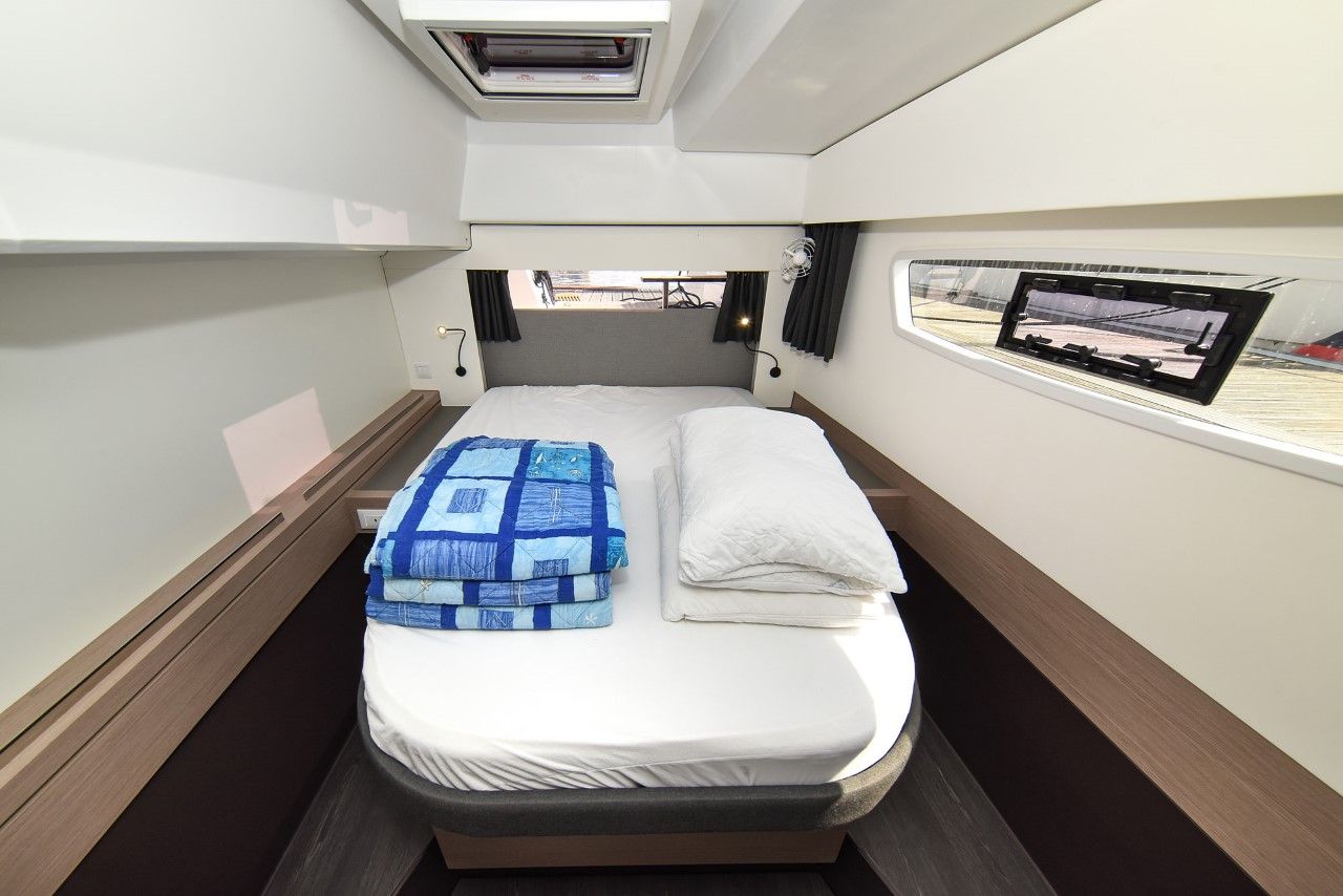 Fountaine Pajot Astrea 42 | Le Bart