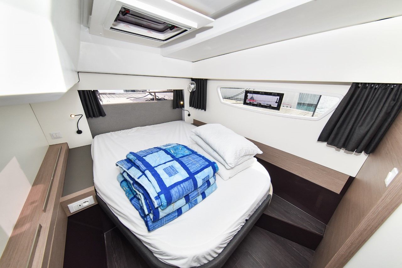 Fountaine Pajot Astrea 42 | Le Bart