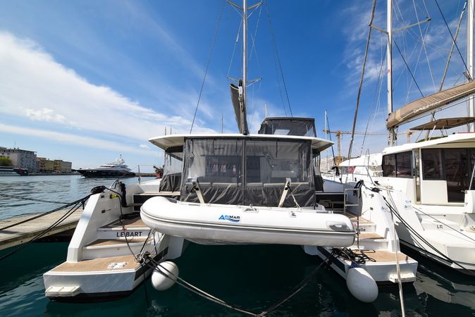 Fountaine Pajot Astrea 42 | Le Bart