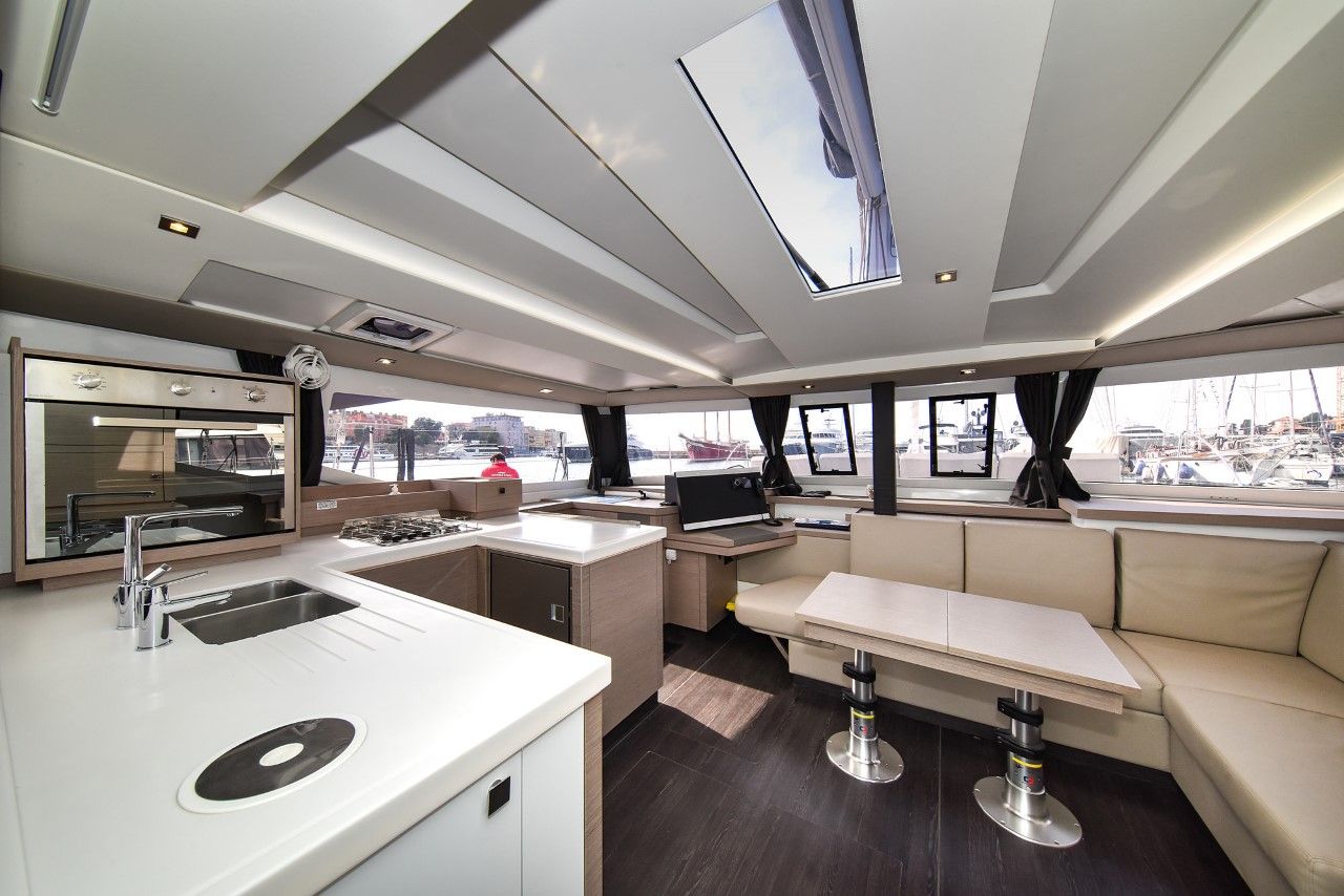 Fountaine Pajot Astrea 42 | Le Bart