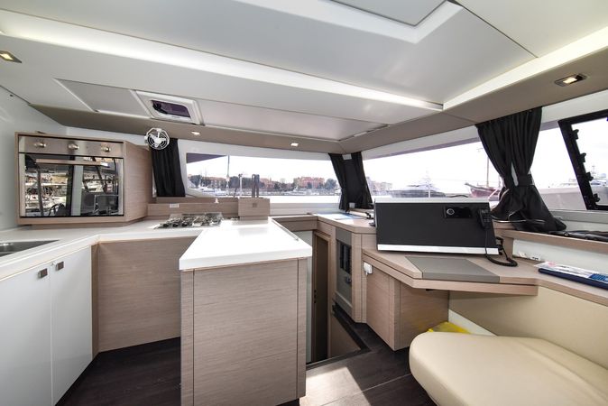 Fountaine Pajot Astrea 42 | Le Bart