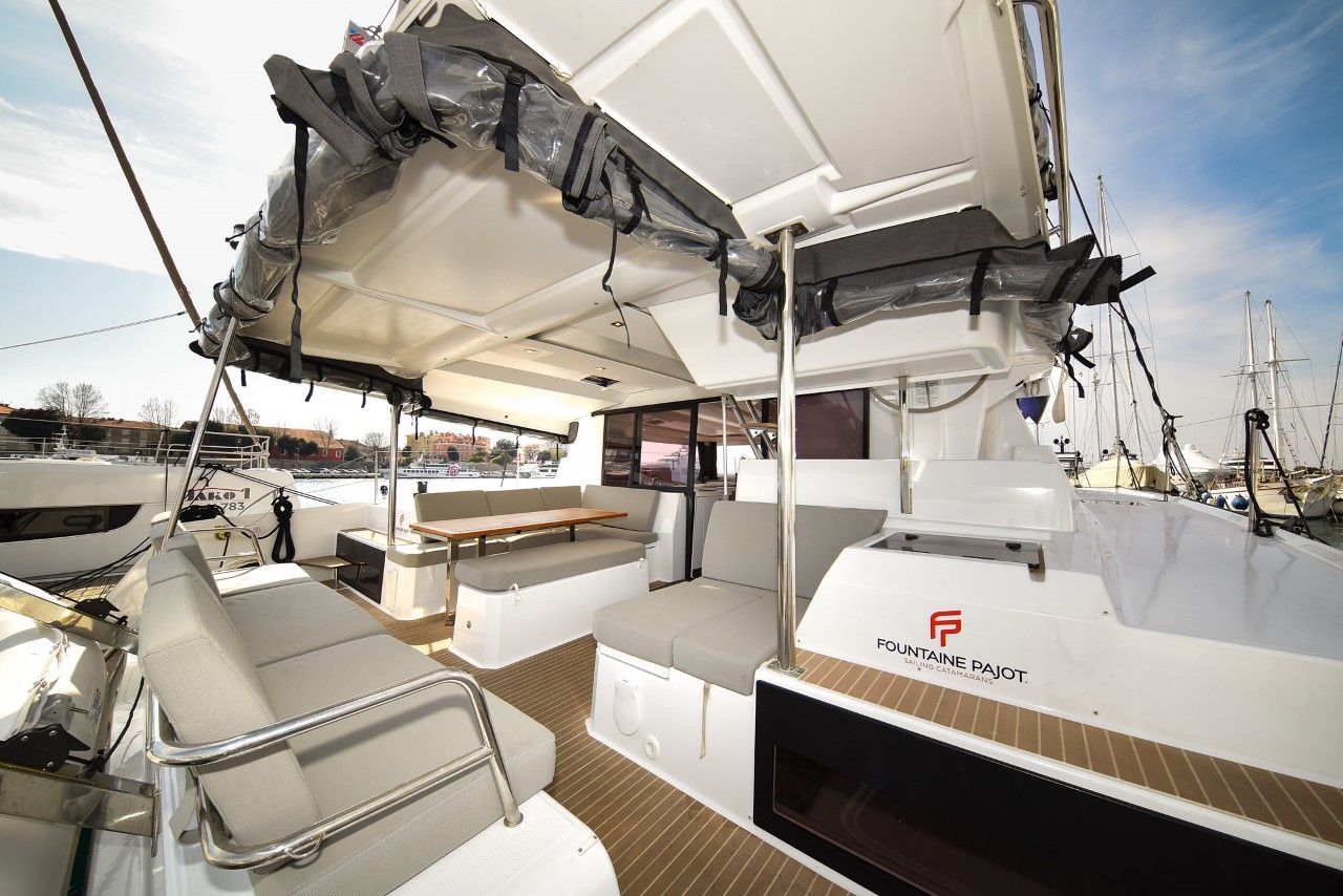 Fountaine Pajot Astrea 42 | Le Bart