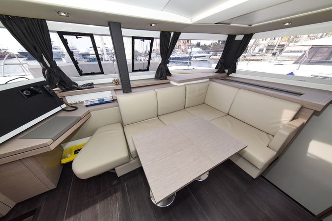 Fountaine Pajot Astrea 42 | Le Bart