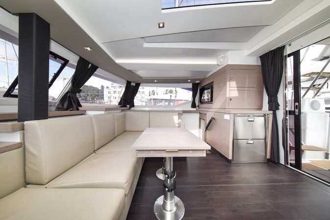 Fountaine Pajot Astrea 42 | Le Bart