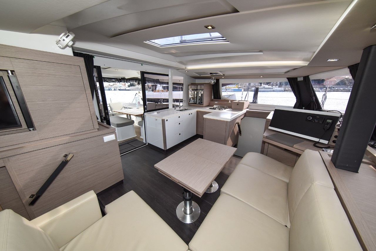 Fountaine Pajot Astrea 42 | Le Bart