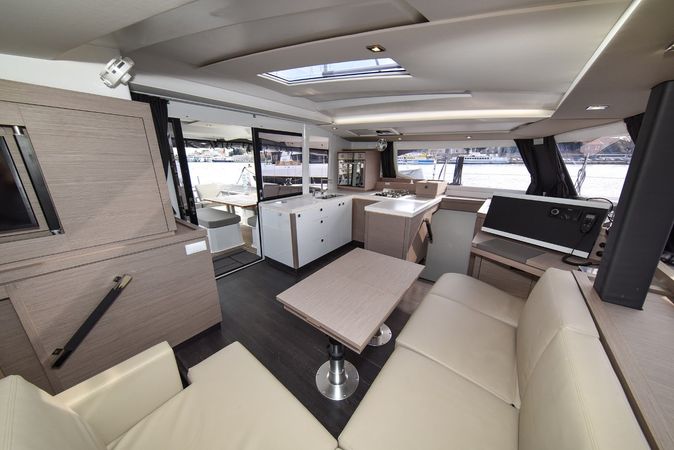 Fountaine Pajot Astrea 42 | Le Bart