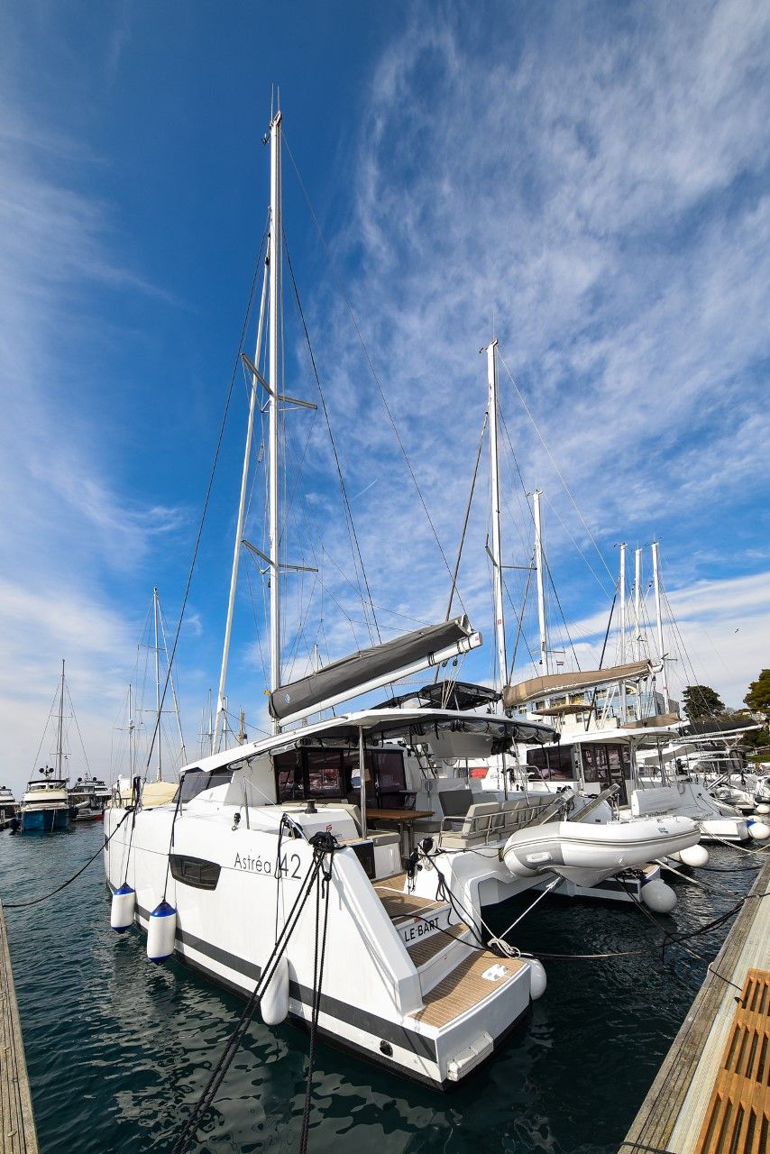 Fountaine Pajot Astrea 42 | Le Bart