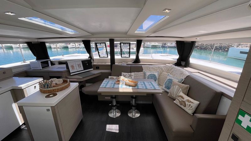 Fountaine Pajot Saona 47 | Purrfect