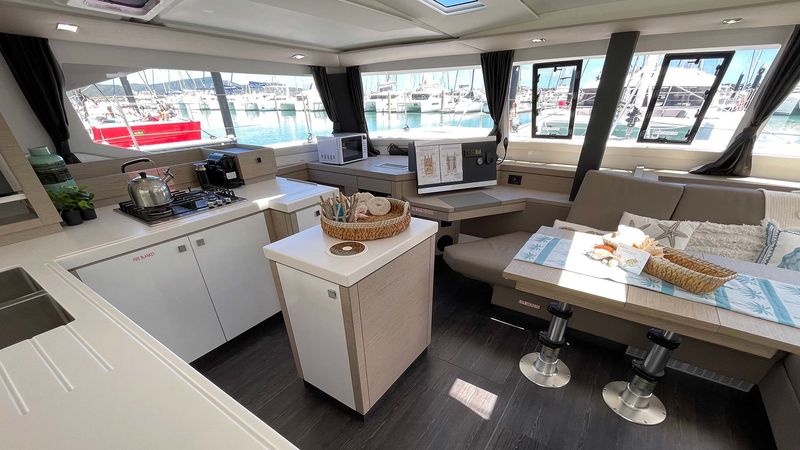 Fountaine Pajot Saona 47 | Purrfect