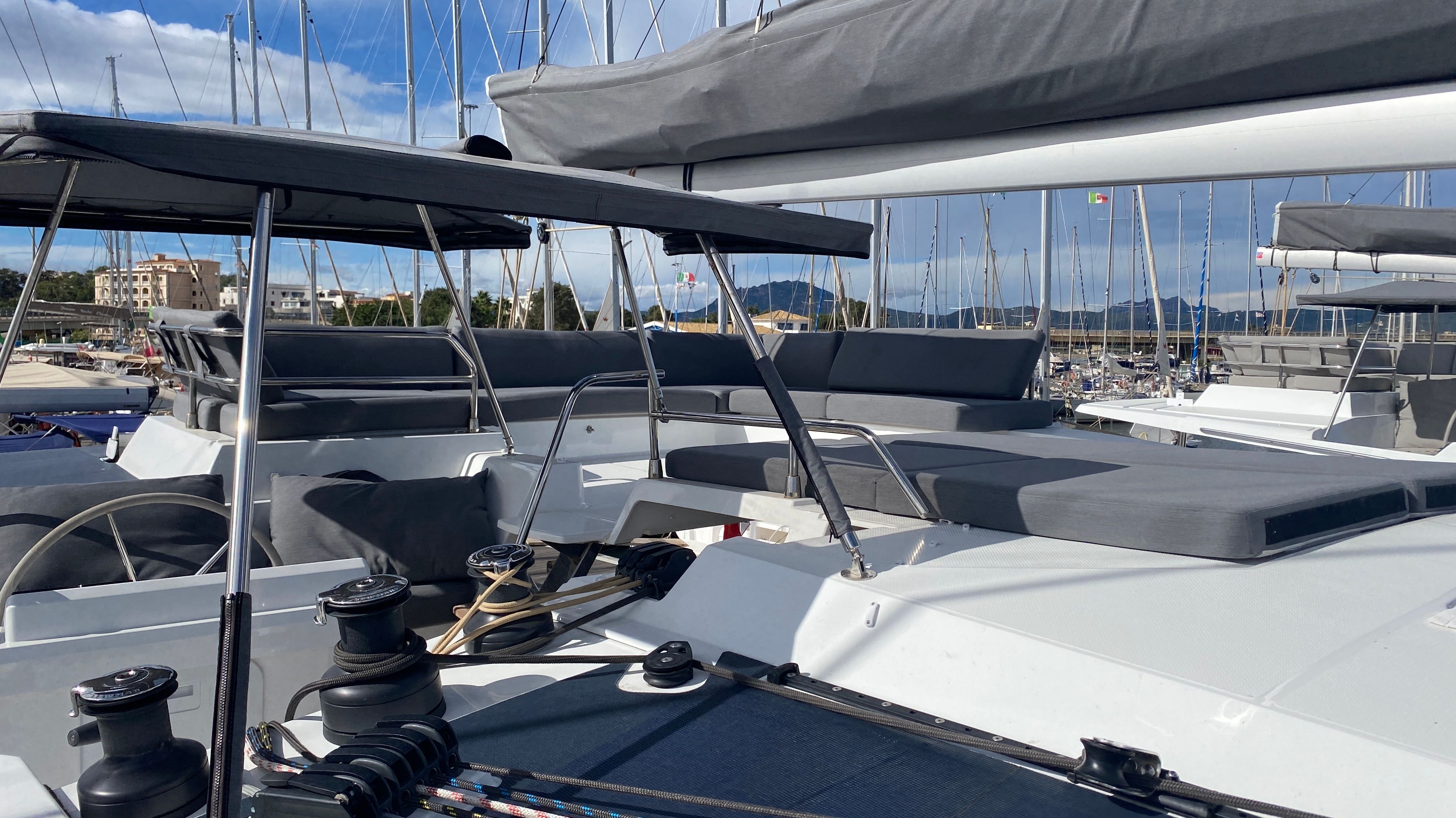 Fountaine Pajot Tanna 47 | Tikoa