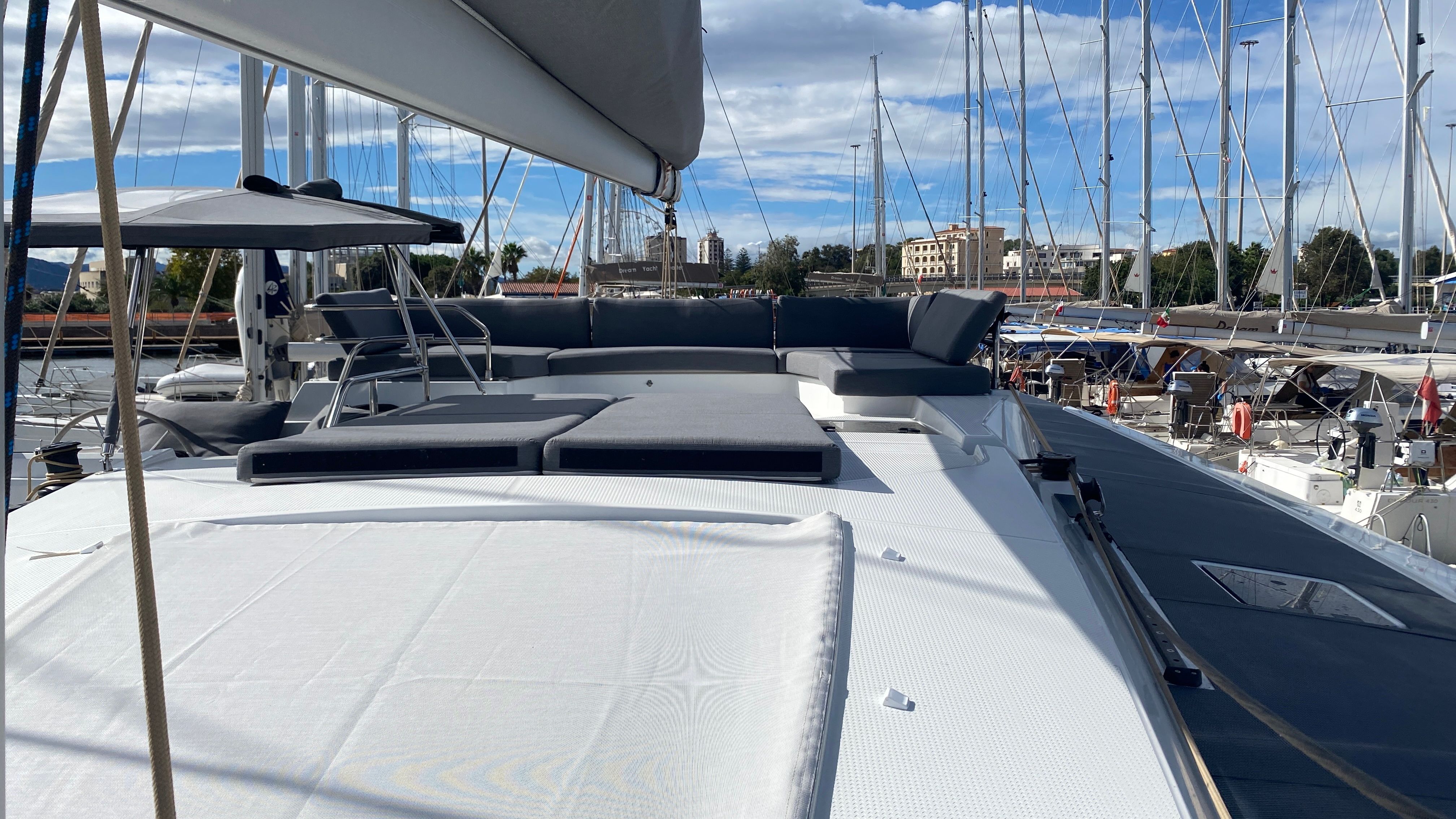 Fountaine Pajot Tanna 47 | Tikoa
