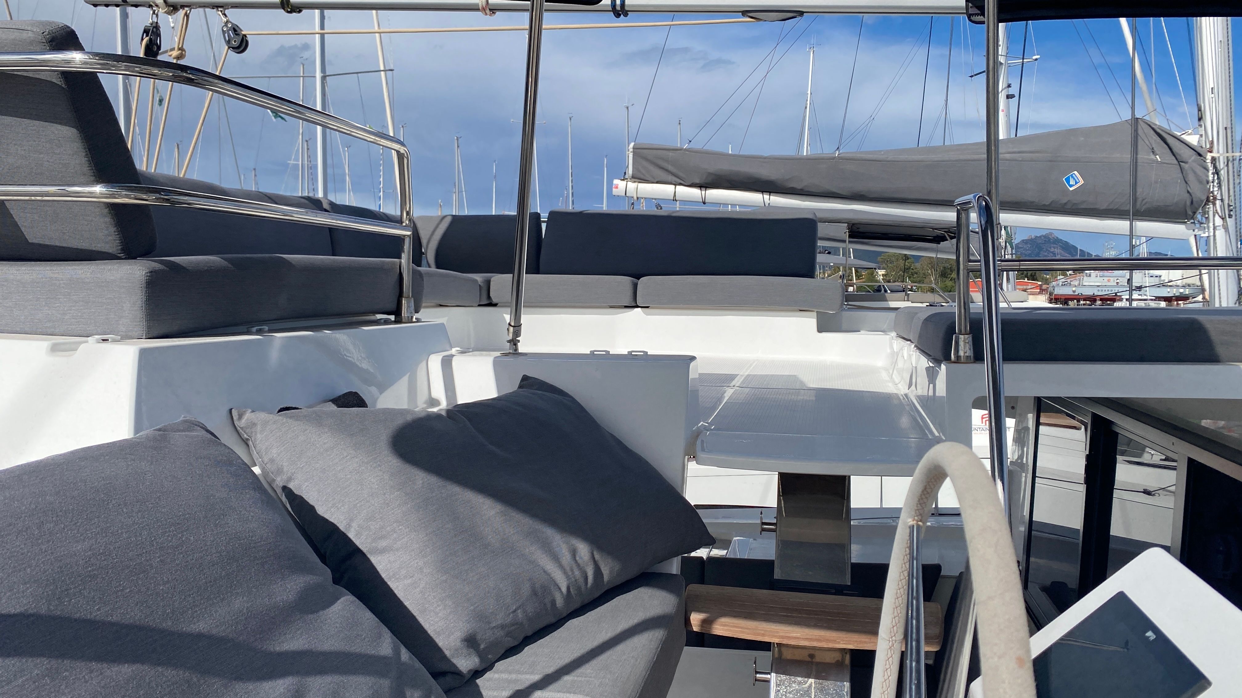 Fountaine Pajot Tanna 47 | Tikoa