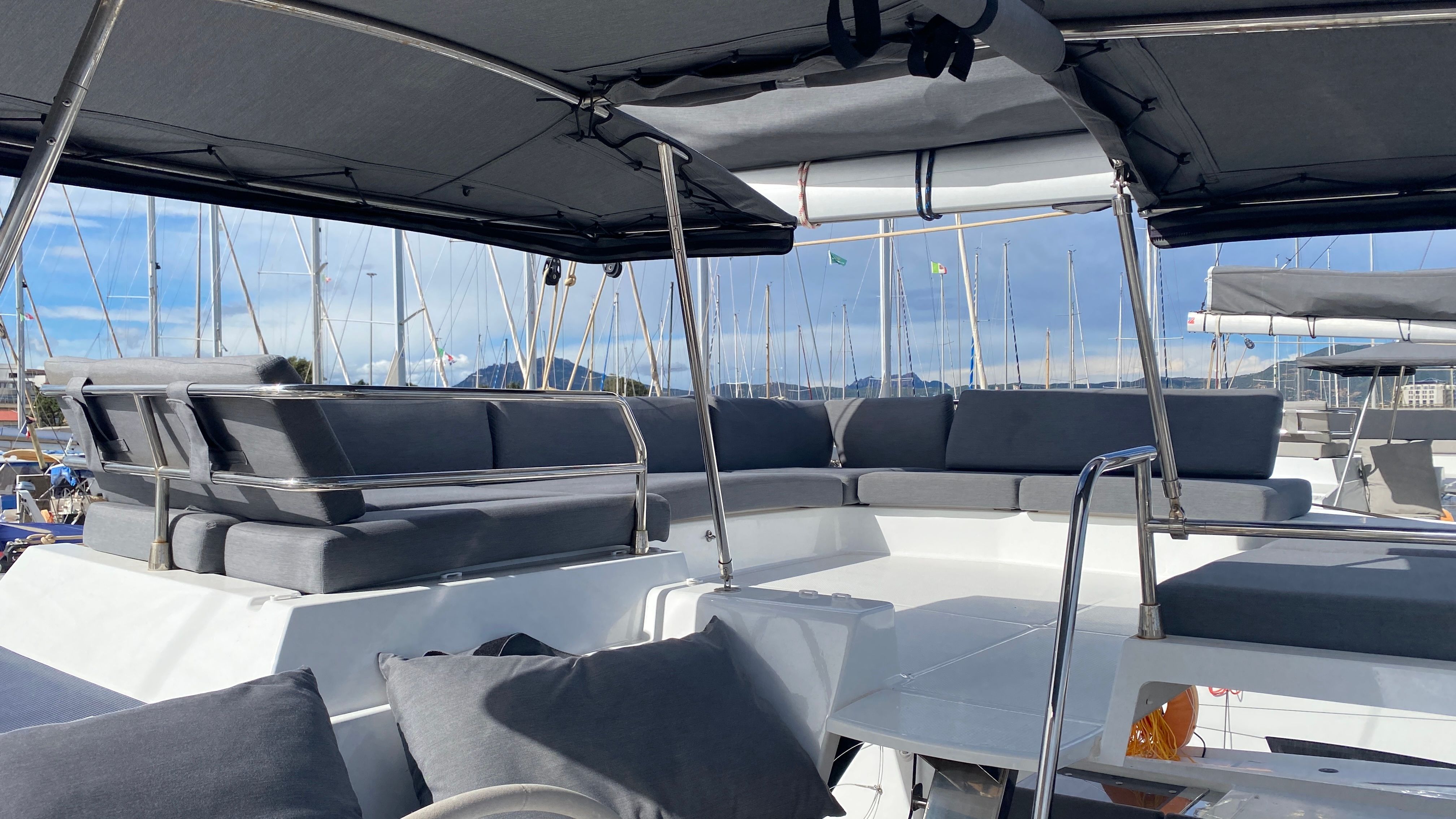 Fountaine Pajot Tanna 47 | Tikoa