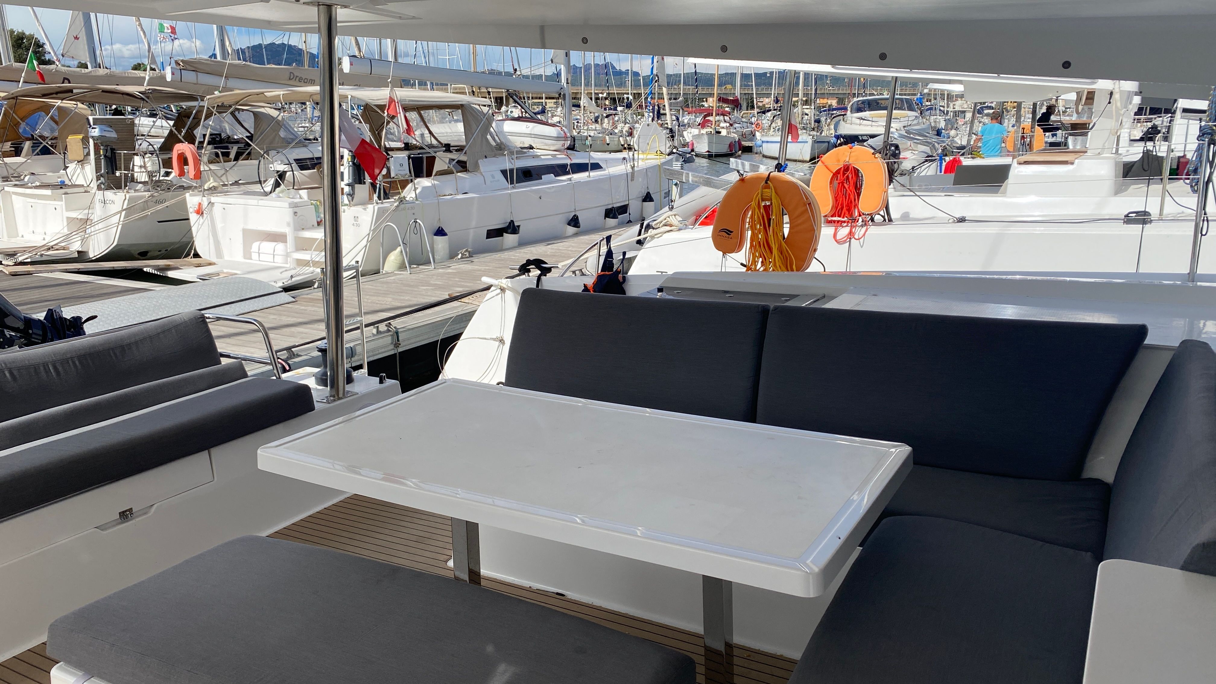 Fountaine Pajot Tanna 47 | Tikoa