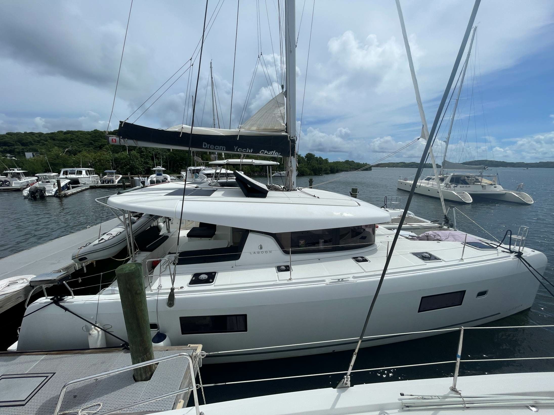 Lagoon 42 | Bellatrix