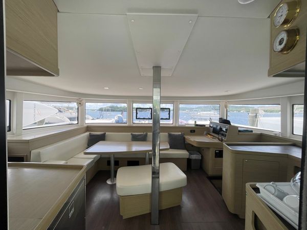 Lagoon 42 | Bellatrix