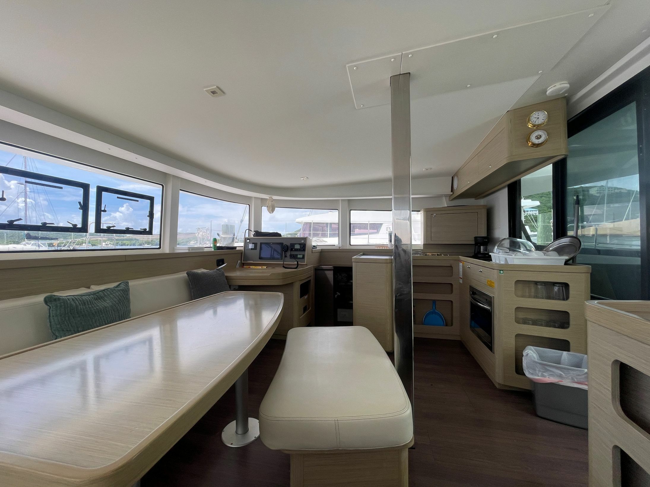 Lagoon 42 | Bellatrix