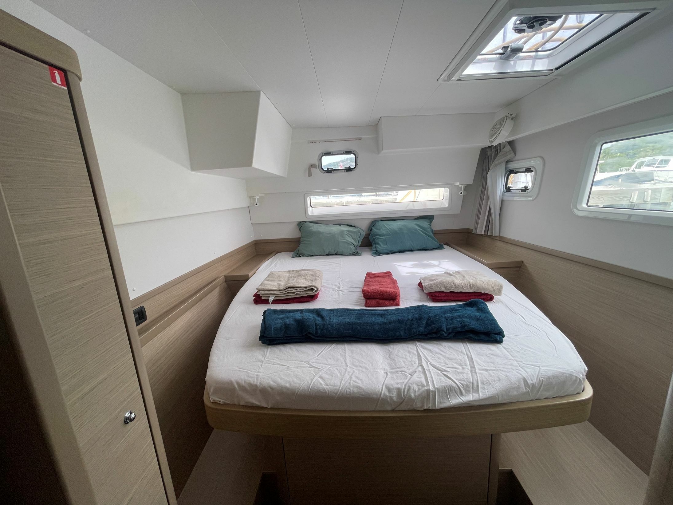 Lagoon 42 | Bellatrix