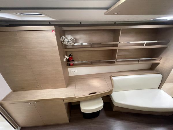 Lagoon 42 | Bellatrix