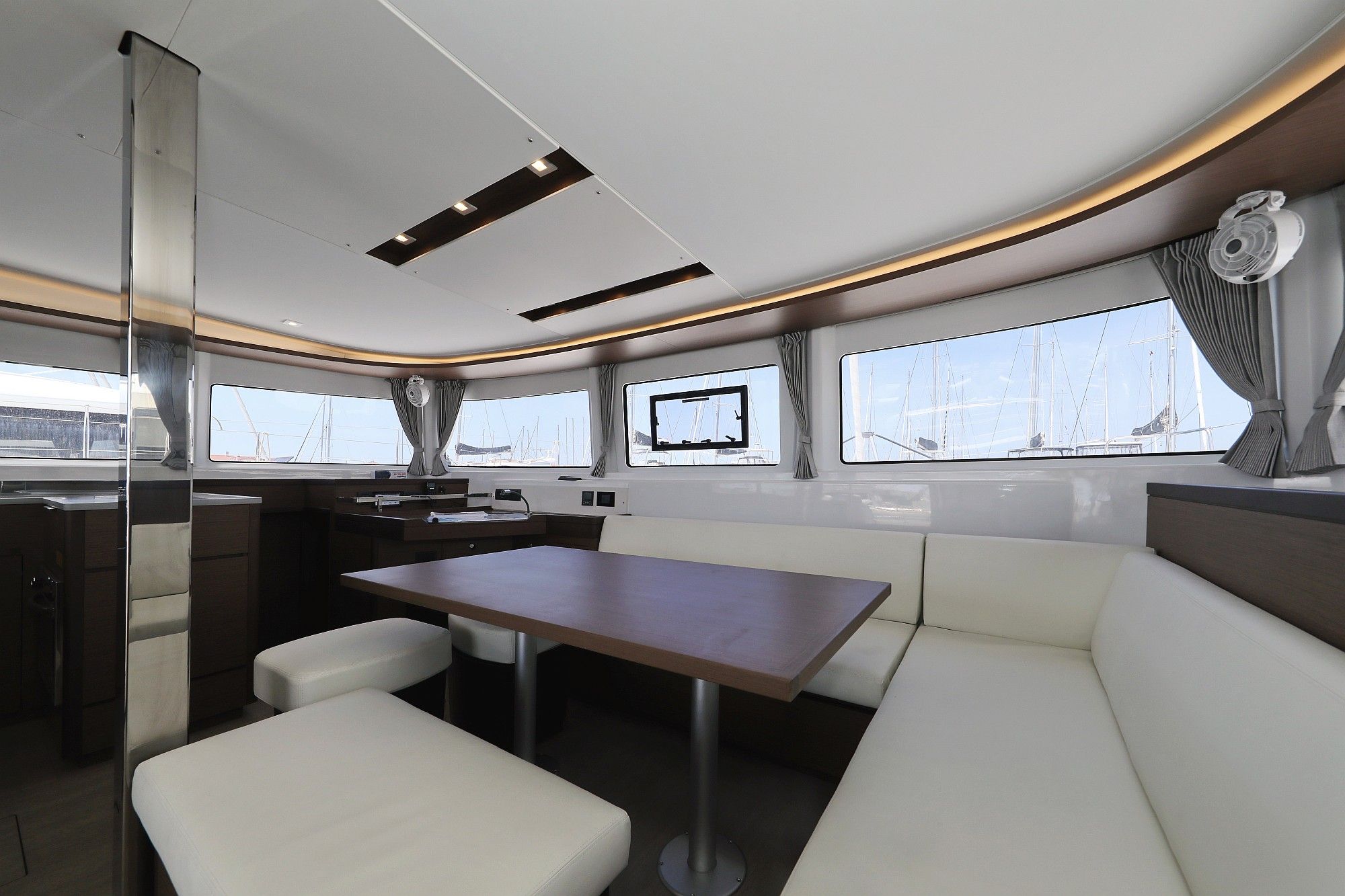 Lagoon 46 | White Pearl