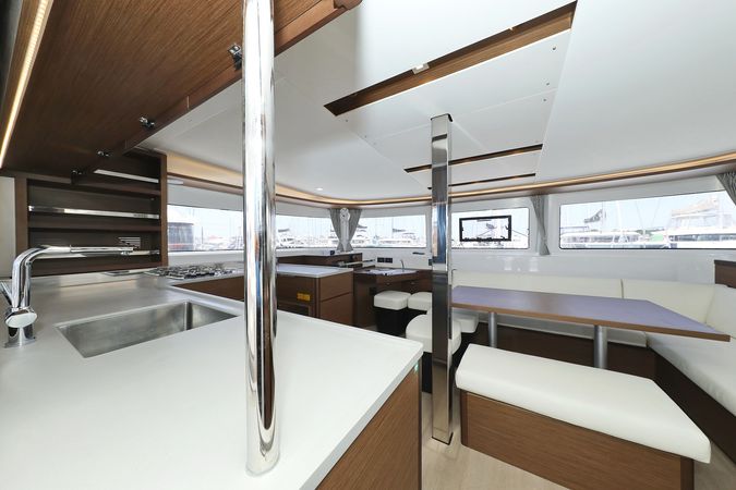 Lagoon 46 | White Pearl