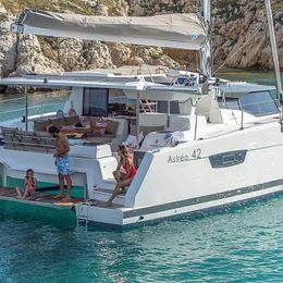 Fountaine Pajot Astrea 42 | Laura Mae