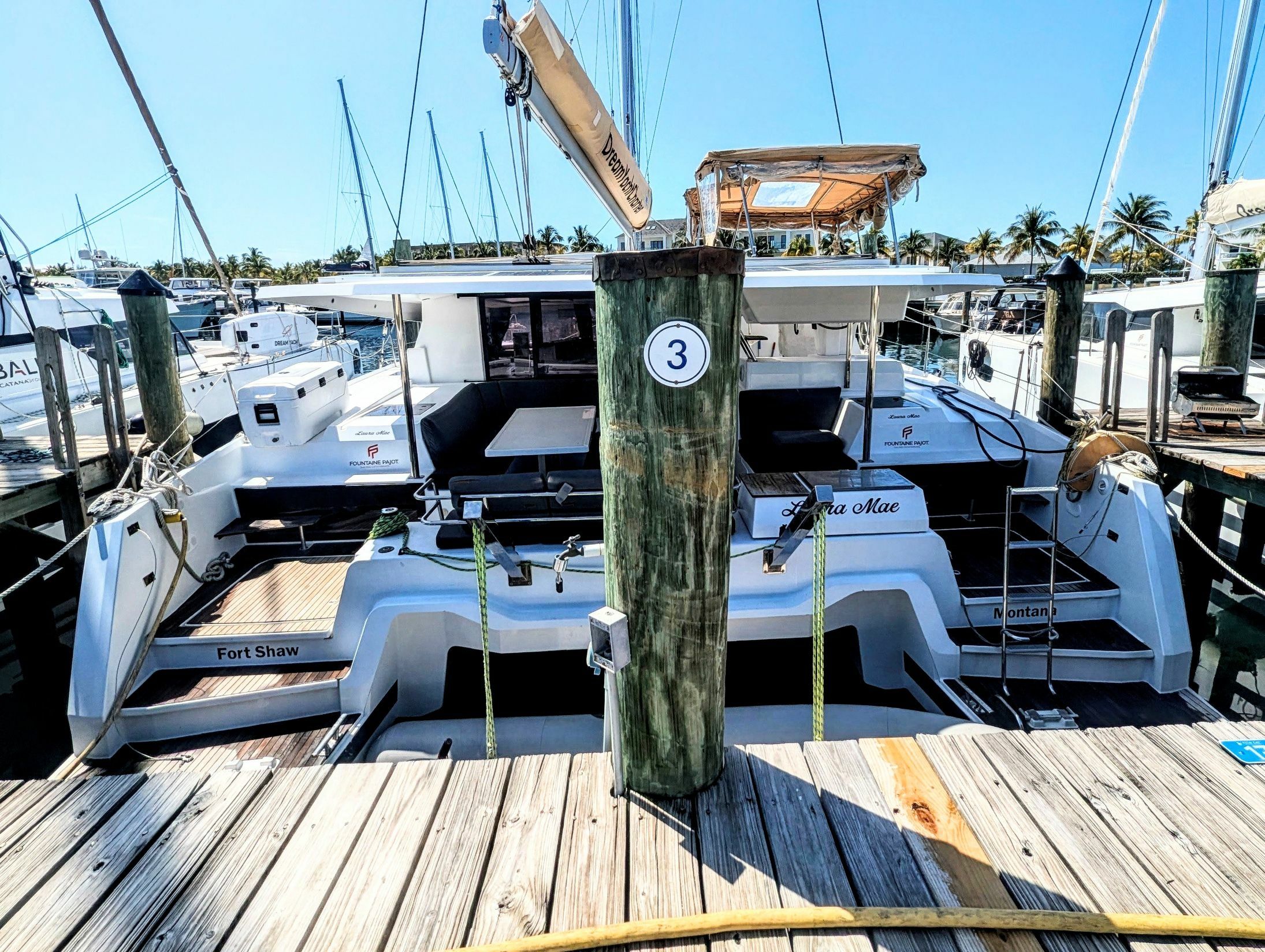 Fountaine Pajot Astrea 42 | Laura Mae