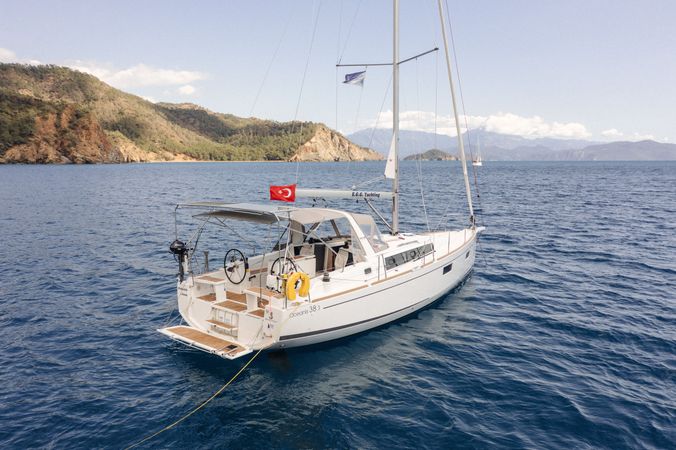 Beneteau Oceanis 38.1 | Stargazer