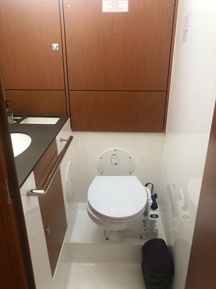 Bavaria Cruiser 46 | Batukaan