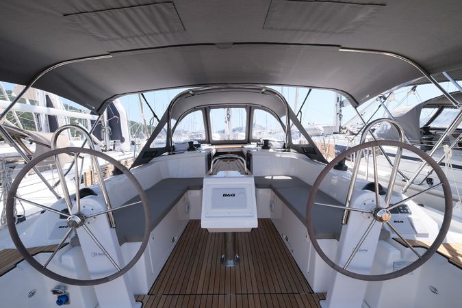 Bavaria C38 | Coral