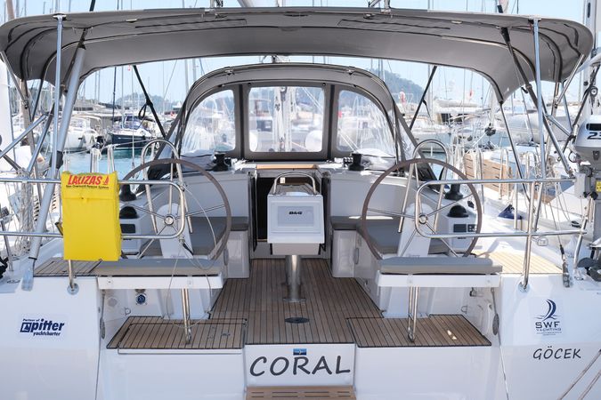 Bavaria C38 | Coral