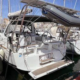 Beneteau Oceanis 35.1 | Mistral