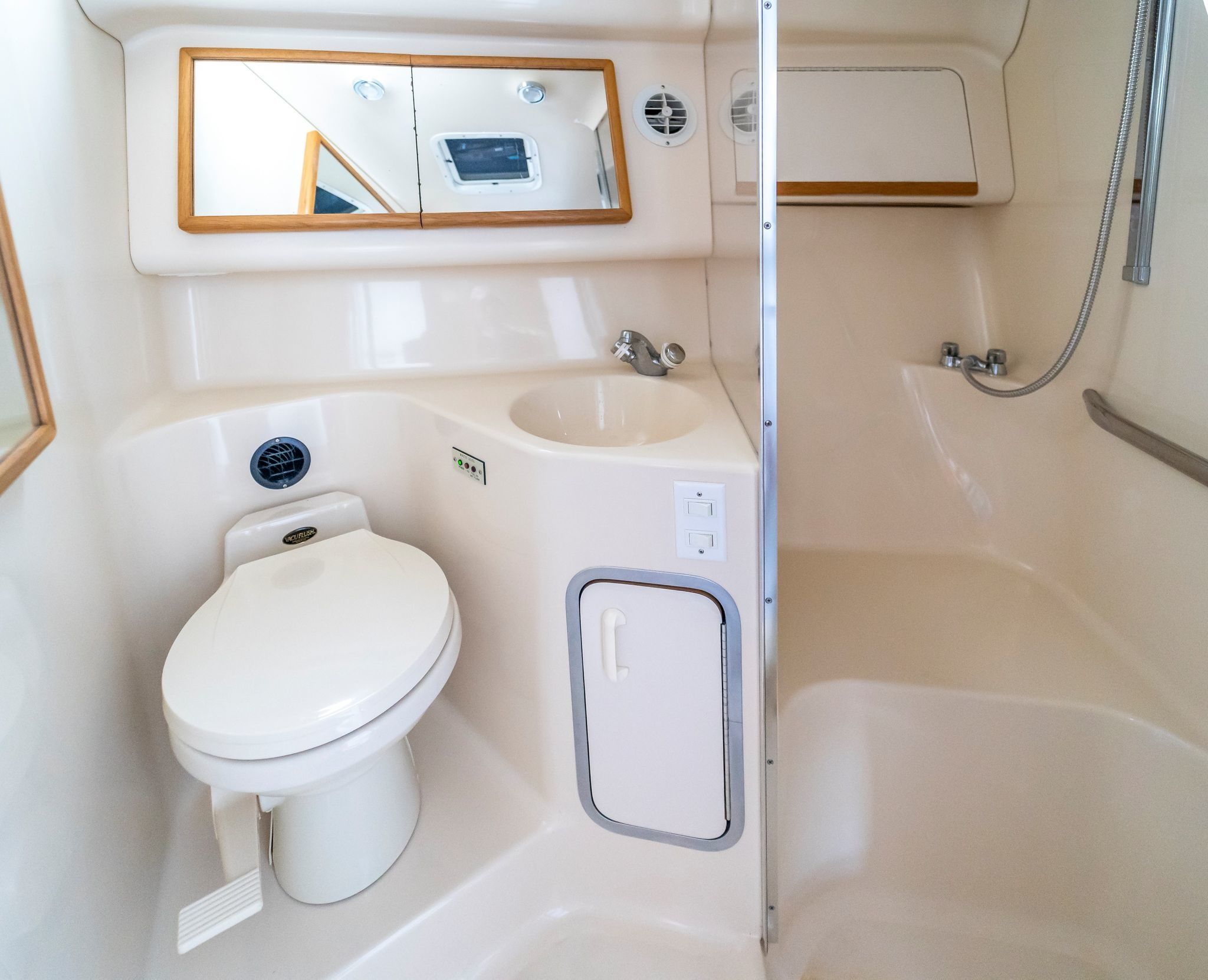 Sea Ray Sundancer 40 | Quest