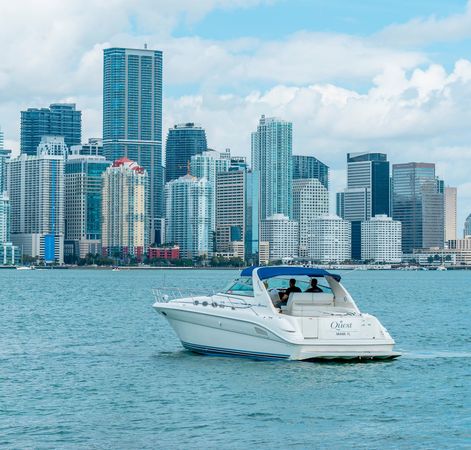 Sea Ray Sundancer 40 | Quest