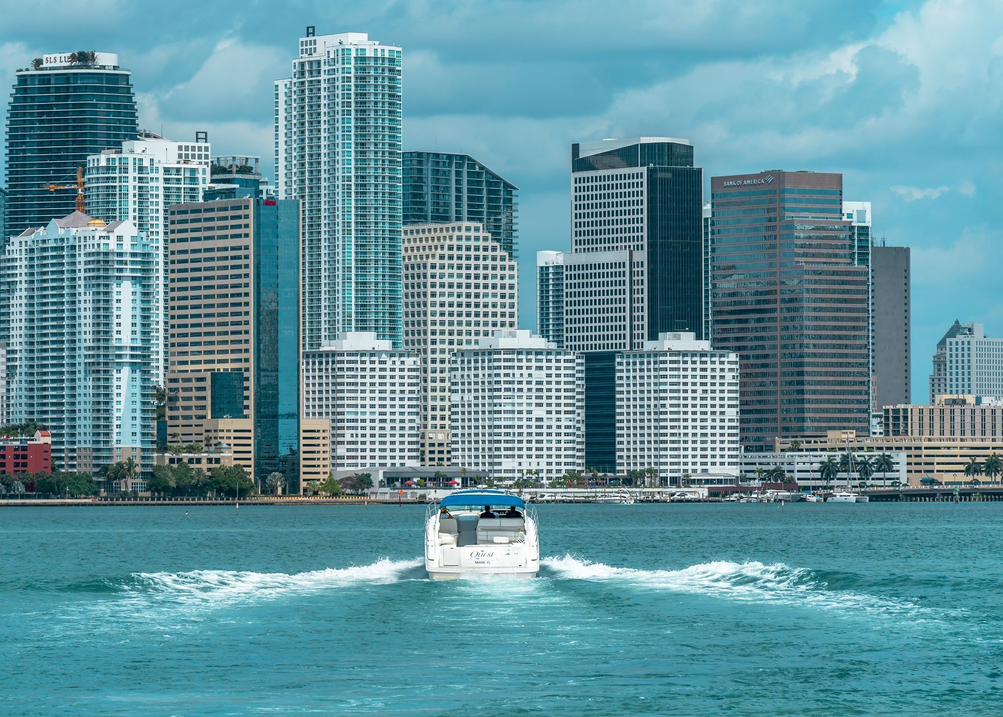 Sea Ray Sundancer 40 | Quest