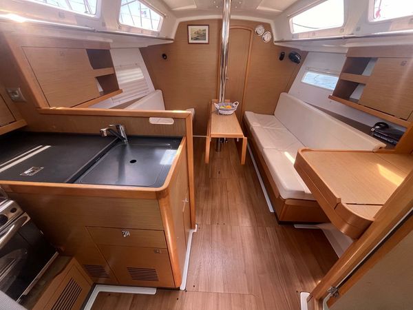 Jeanneau Sun Odyssey 319 | Lazzarone