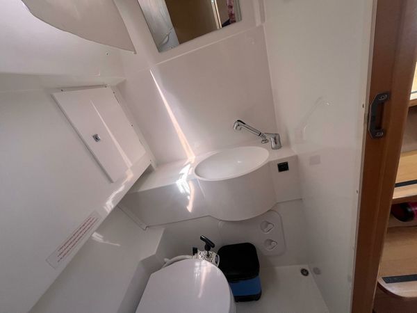 Jeanneau Sun Odyssey 319 | Lazzarone