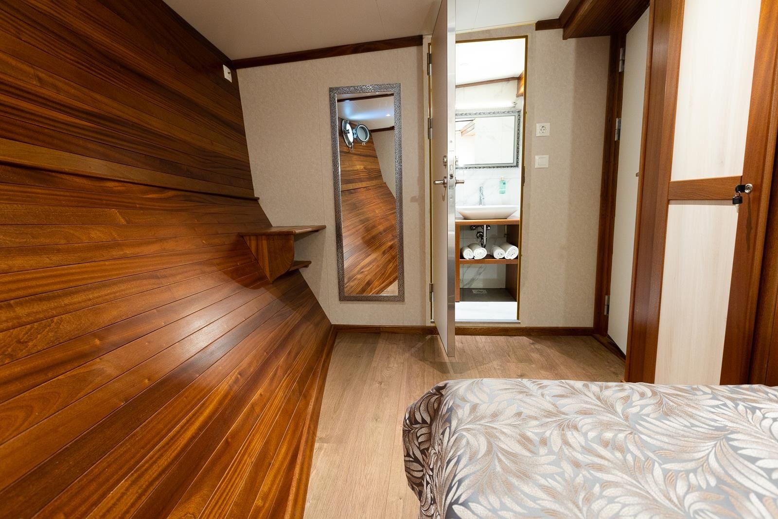 Custom Built 100 | Gallant