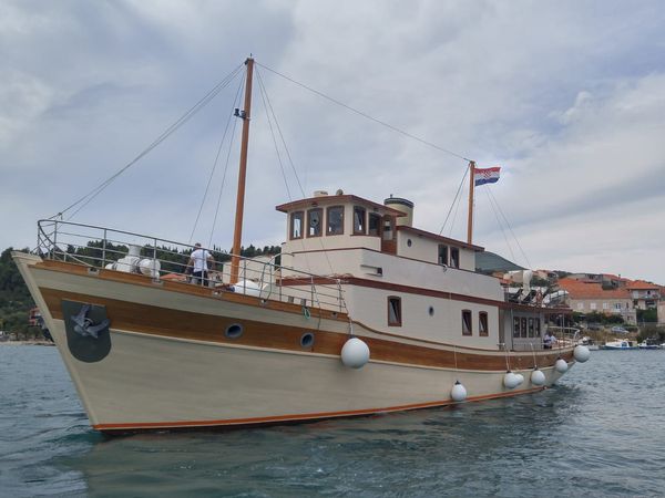 Custom Built 100 | Gallant