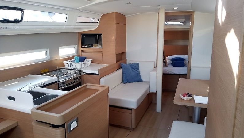 Jeanneau Sun Odyssey 410 | Rocabruna