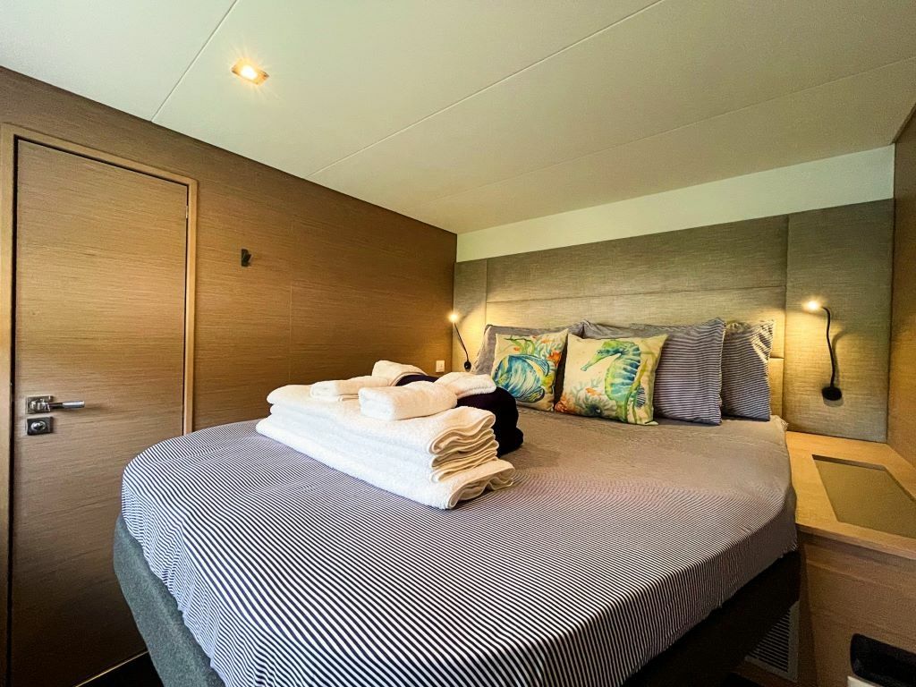 Fountaine Pajot Aura 51 | Absolutely