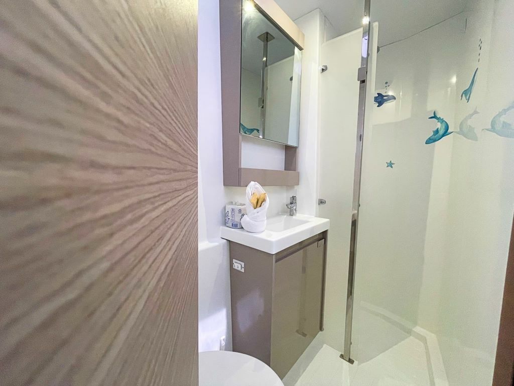 Fountaine Pajot Aura 51 | Absolutely