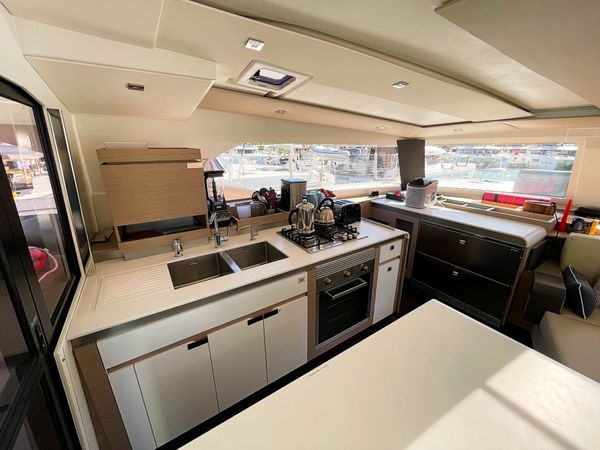 Fountaine Pajot Aura 51 | Absolutely