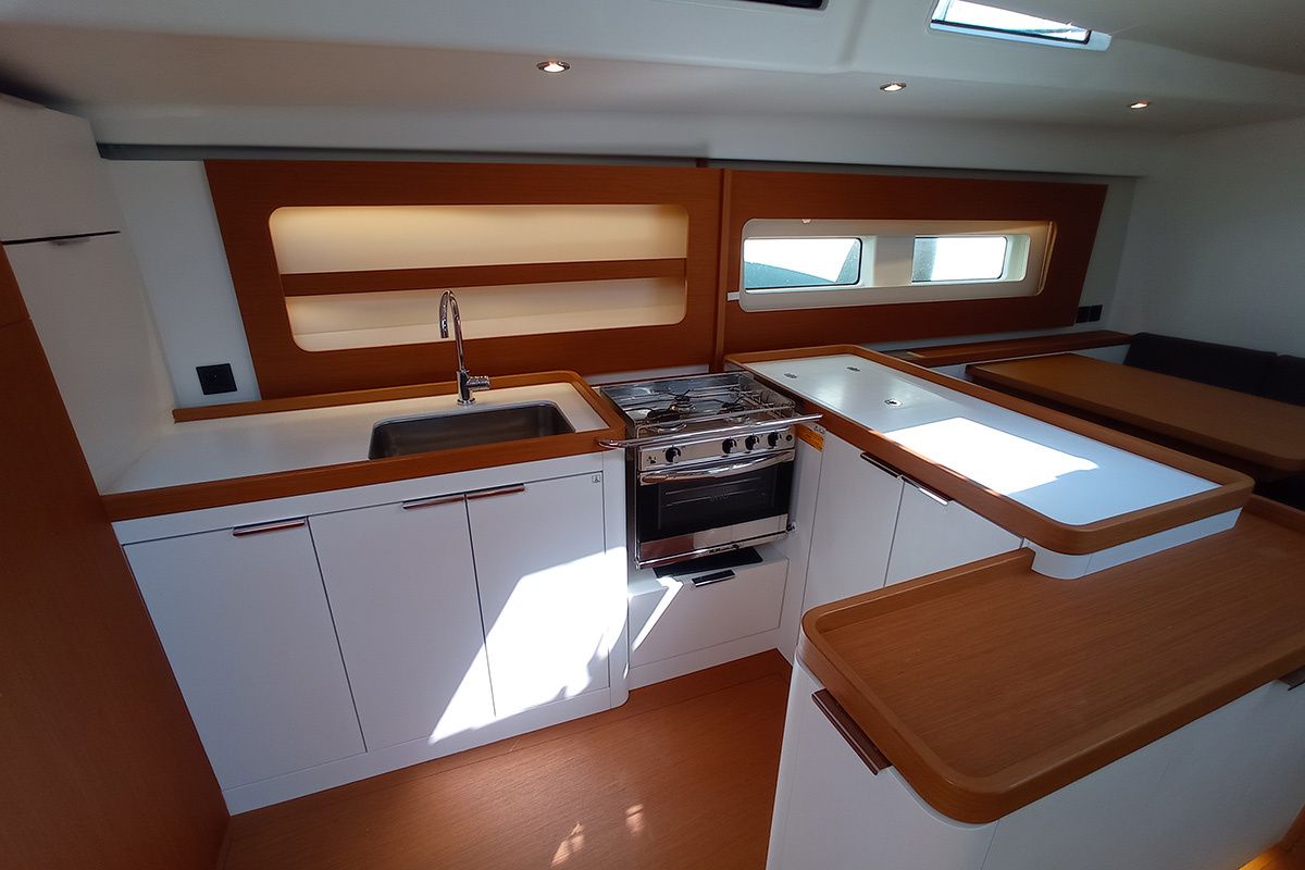 Beneteau First 53 | Silhouette