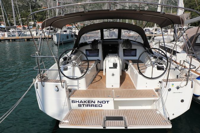 Jeanneau Sun Odyssey 410 | Shaken not Stirred